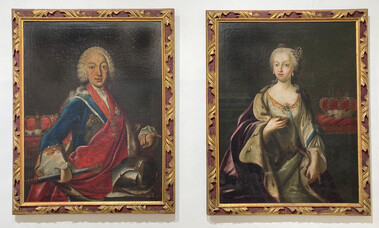  Kurfürstenpaar Max III. Joseph von Bayern und Maria Anna Sophie von Sachsen, Öl auf Leinwand von unbekanntem Künstler, 2. Hälfte 18. Jh. © Museum Wasserburg, Inv.-Nr. 983 + 984.