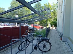 Überdachter Mitarbeiterstellplatz bei den Stadtwerken