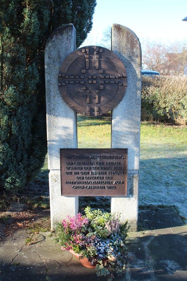 Denkmal für die von den Nationalsozialisten ermordeten Bewohner der Stiftung Attl