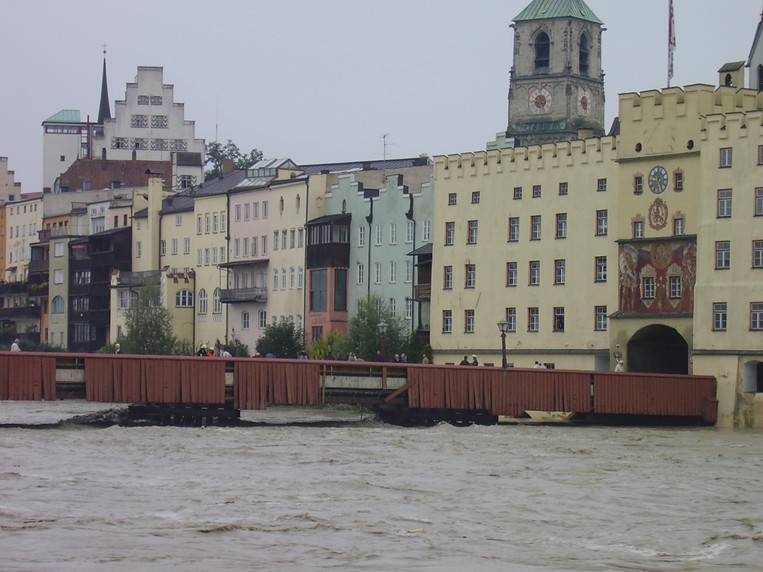 Beschädigte Innbrücke