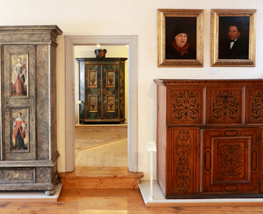 Blick in die Möbelausstellung des Museums Wasserburg © Museum Wasserburg / Foto: Gerhard Nixdorf.