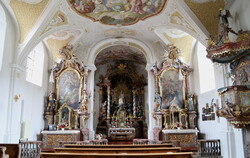 Hochaltar und Seitenältare in ehem. Klosterkirche St. Peter und Paul  Rufus46, CC BY-SA 3.0, Wikimedia Commons.