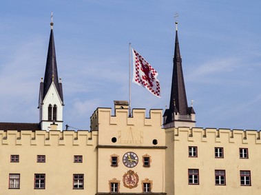 Stadtfahne am Brucktor