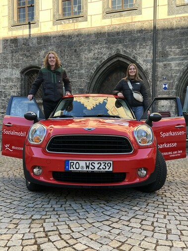 Unsere Fahrer/-innen stehen für Sie bereit